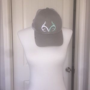 Real tree women’s hat